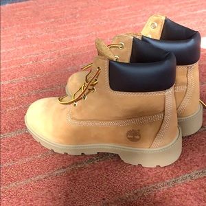 Almost brand new Timberland boots 4.5 US boys
